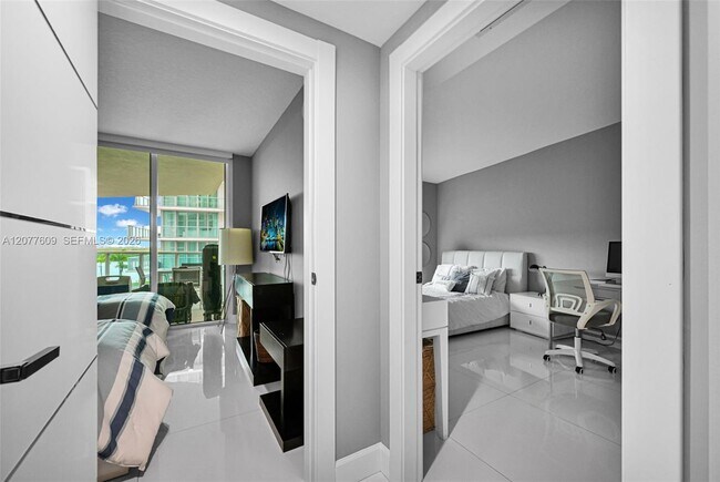 Building Photo - 250 Sunny Isles Blvd