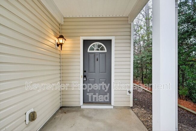 Building Photo - 2 Blue Stone Ln