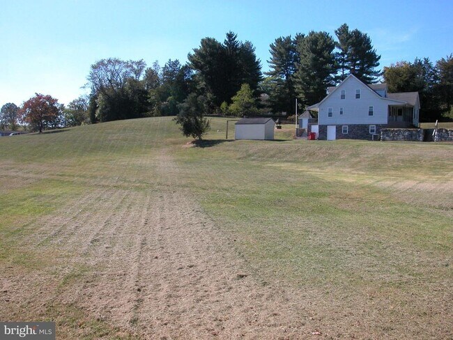 Building Photo - 14835 Clear Spring Rd