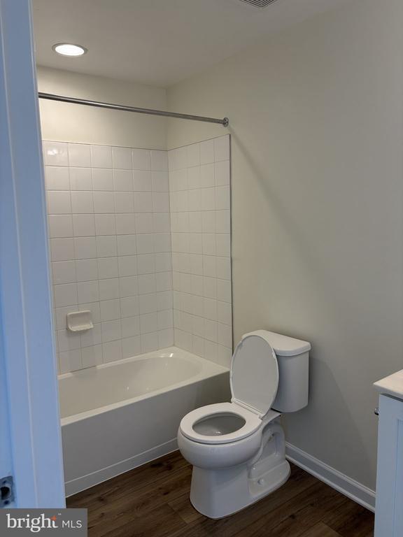 Building Photo - 40 Orch Grn Dr