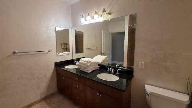 Building Photo - 628 Cleveland St