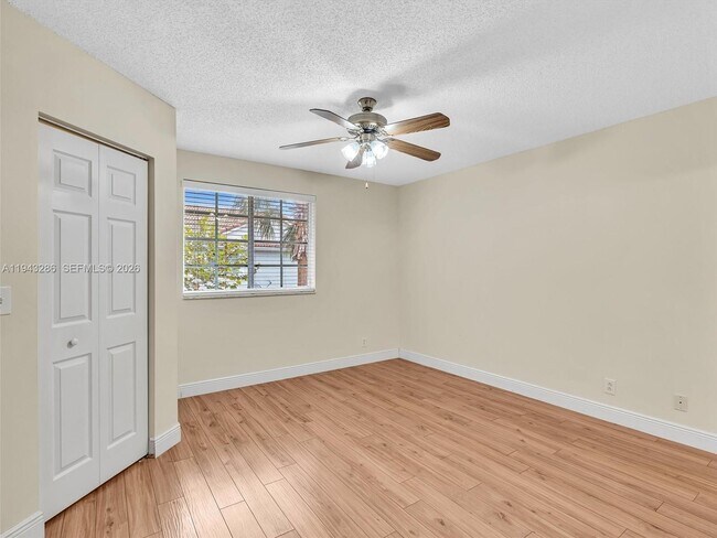 Building Photo - 3932 San Simeon Ln