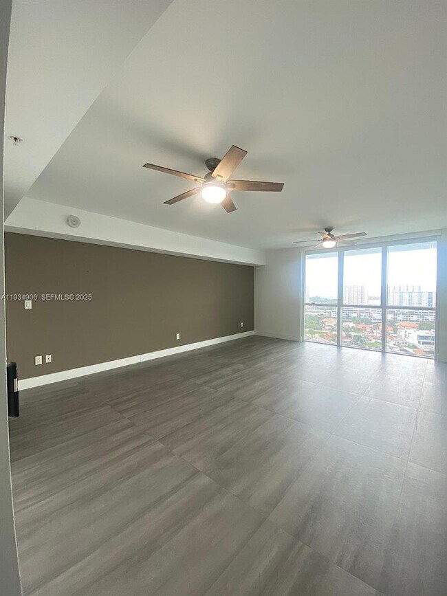 Building Photo - 400 Sunny Isles Blvd
