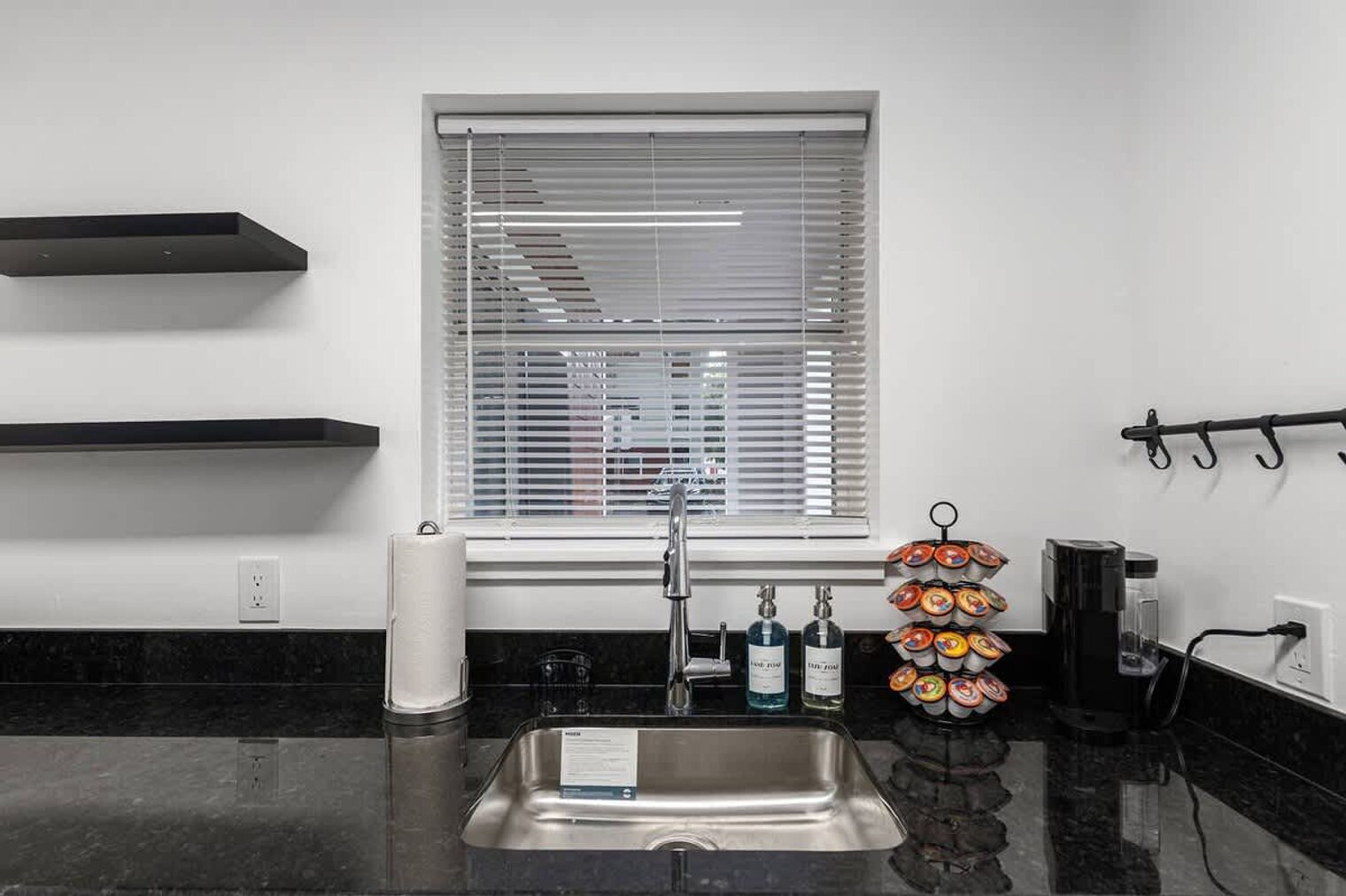 Building Photo - 2360 SW Archer Rd