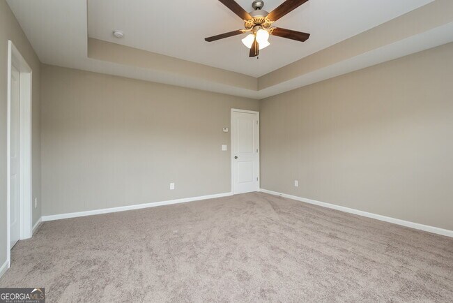 Building Photo - 737 Fieldcrest Dr