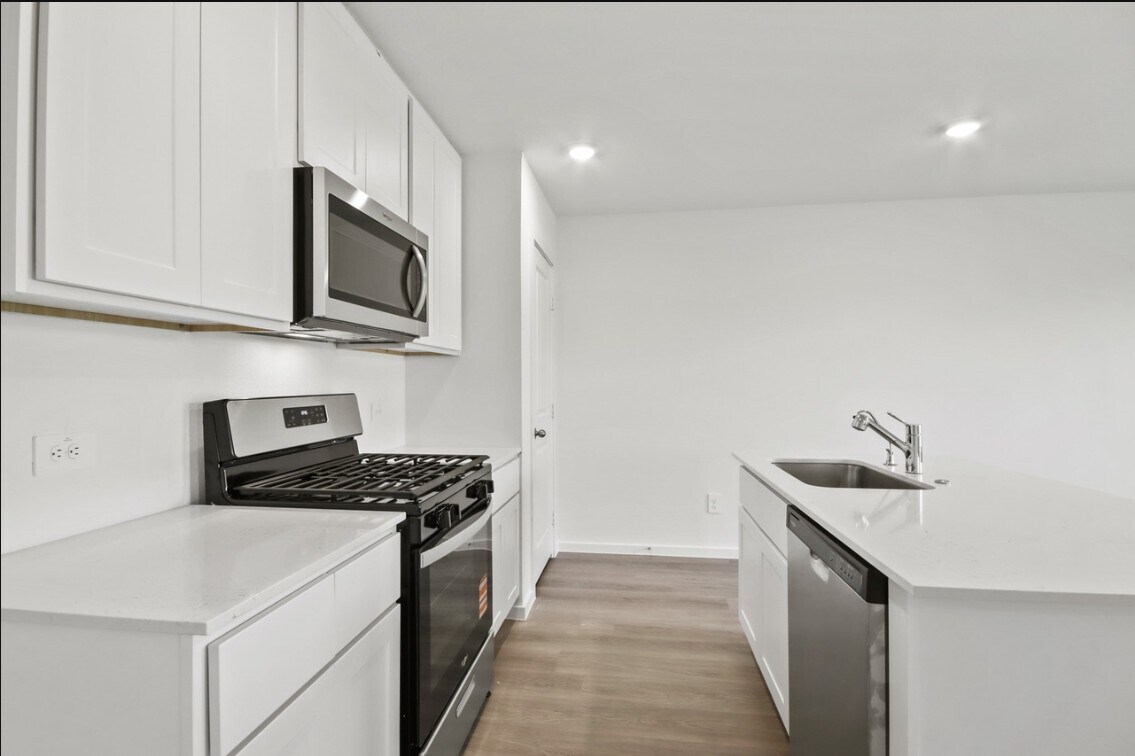 Building Photo - 233 Cal Ford Dr