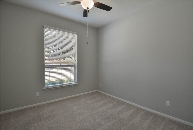 Building Photo - 12218 Valley Lodge Pkwy