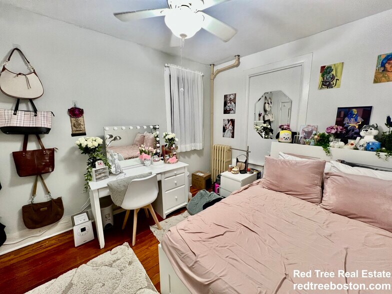 Unit 1 - 846 Huntington Ave