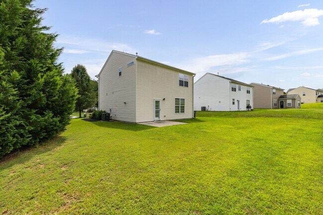 Building Photo - Spacious 3-Bedroom Home with Garage in Desirable Greensboro Neighborhood!
