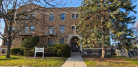 Building Photo - 920 61st St