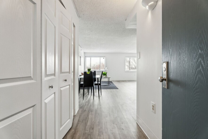 Building Photo - 1711 Bellevue Ave