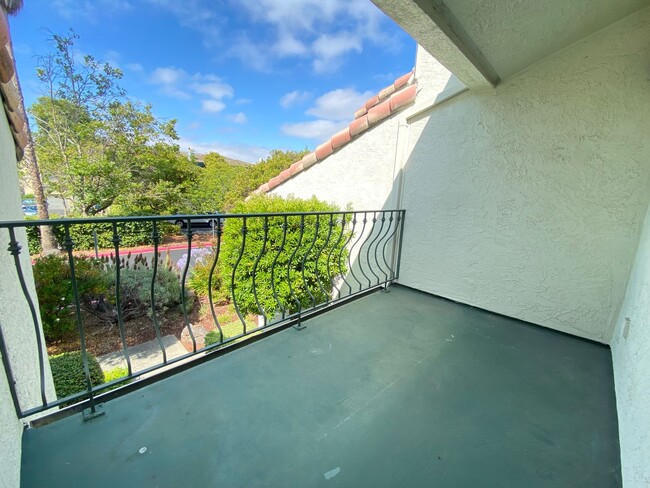 Building Photo - 3BD 3BA Condo in Andalusia Gated Community...