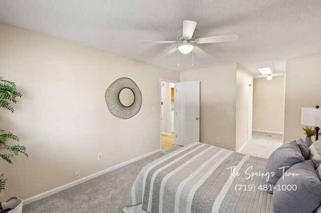 Building Photo - REMODELED SINGLE-LEVEL 2BD TOWNHOME w/ A/C **$500 move-in credit with a 16-month lease start date...