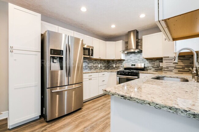 Building Photo - 1027 Mandalay Ct SW