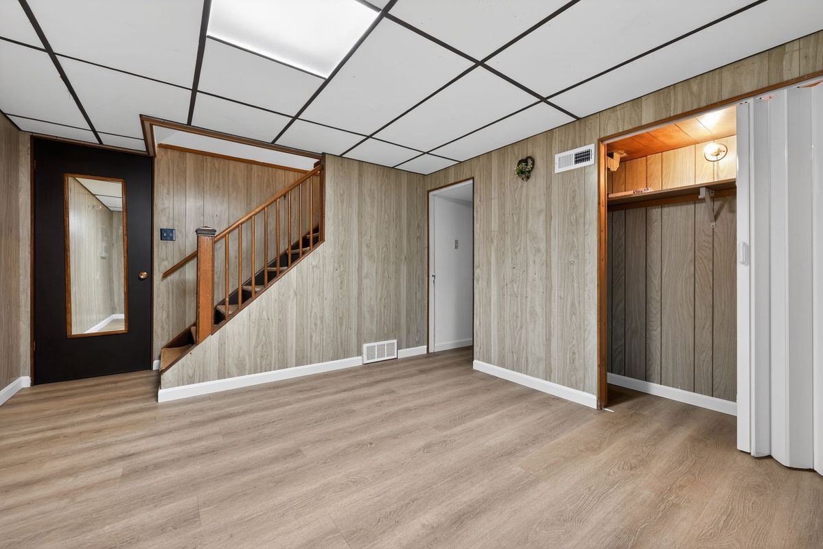 Building Photo - 213 Tilford Rd