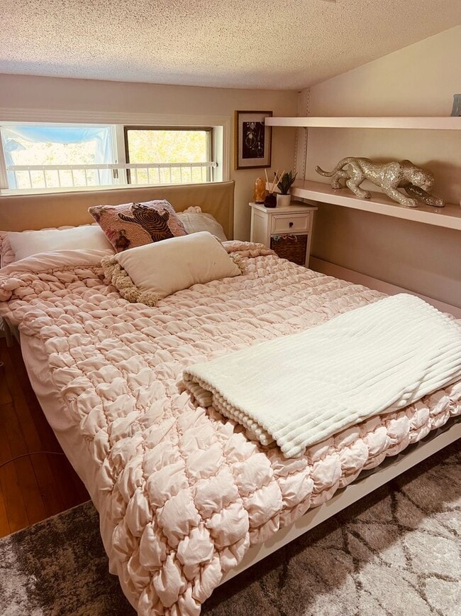 Building Photo - Winter vacation rental in Quechee