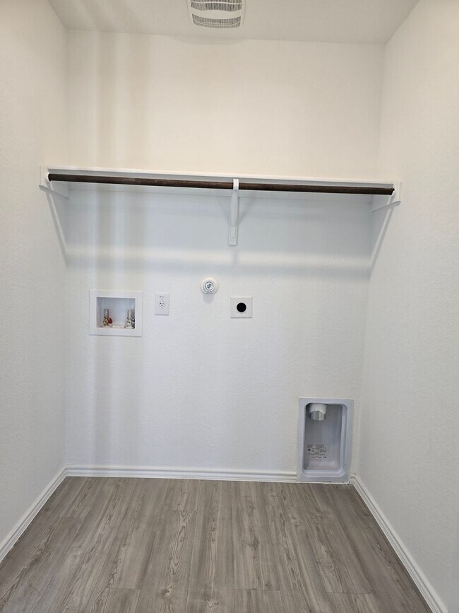 Building Photo - 13327 Laffoon Wy