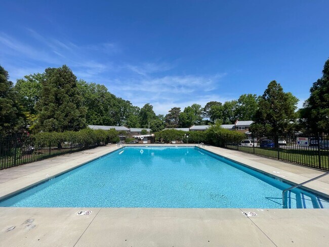 Building Photo - Incredible location! Fidelity Court offers comfort and convenience in the heart of Carrboro...