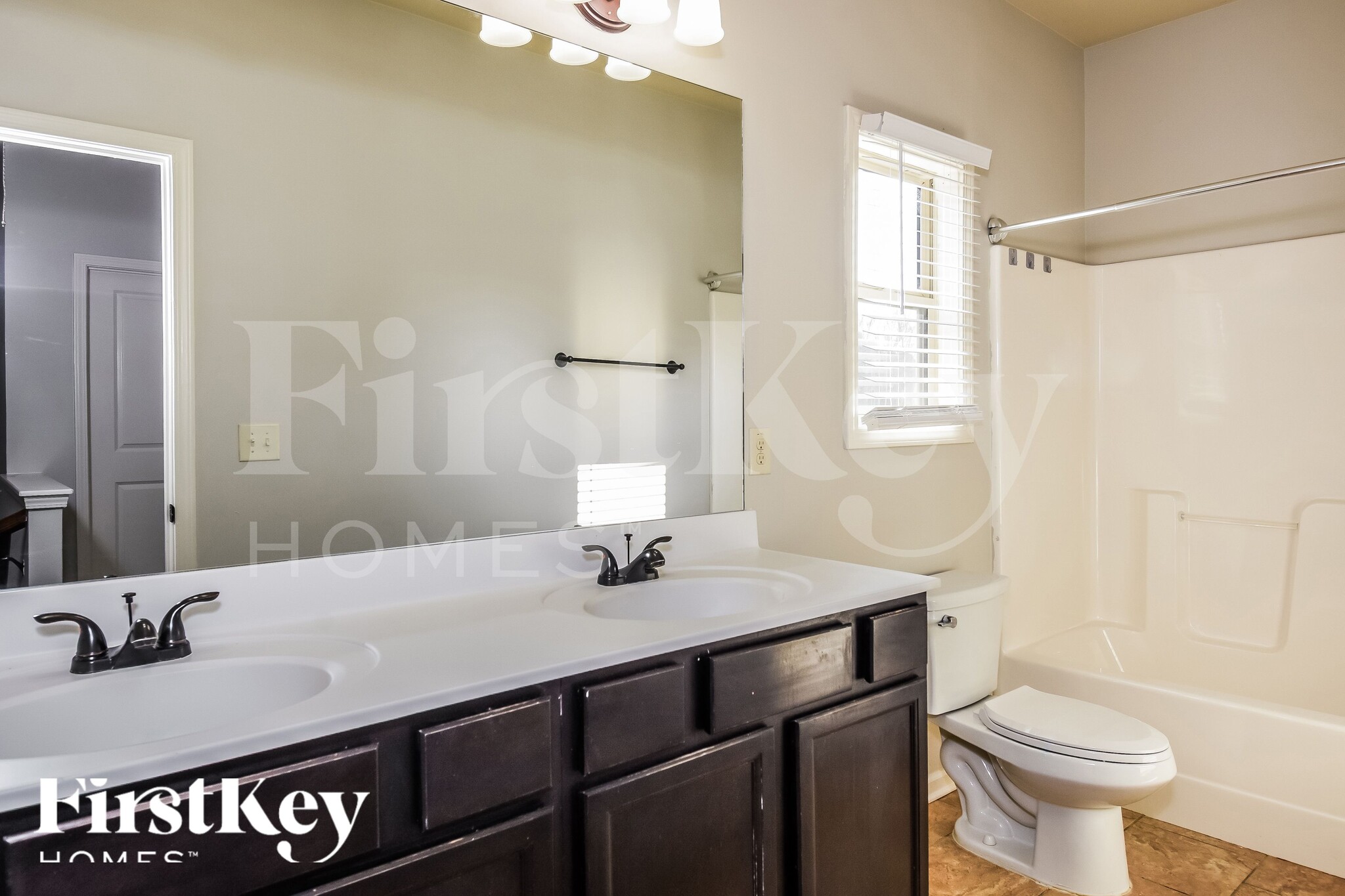 Building Photo - 4868 Maple Glen Dr