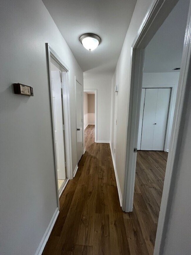 Building Photo - Recently updated 3 bedroom 2 bath home in King Grants