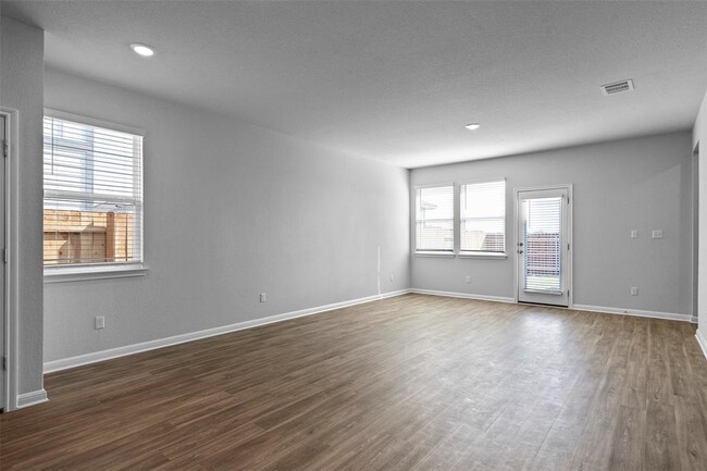 Building Photo - 2409 Lucy Axel Ln