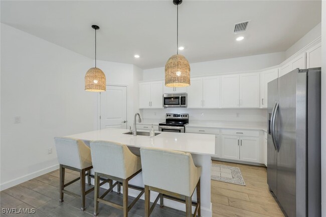 Building Photo - 13842 Hunter Oak Dr