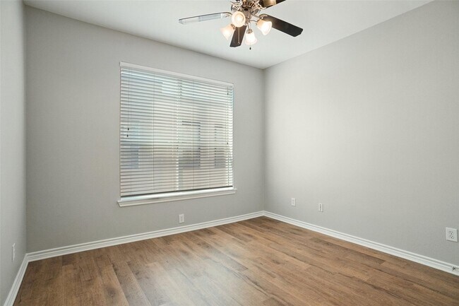 Building Photo - 4050 McKinney Ave