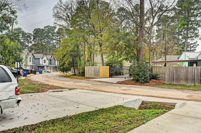 Building Photo - 10196 Barberry St