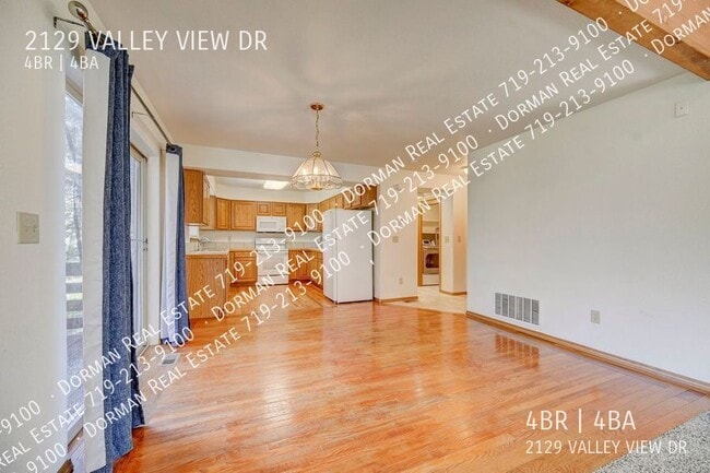 Building Photo - 2129 Valley View Dr