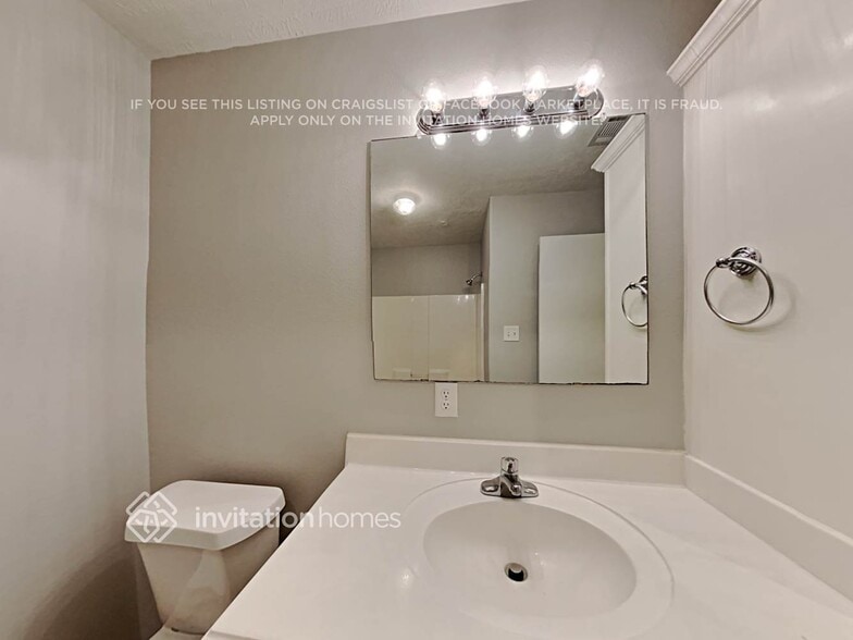 Building Photo - 16355 Long Valley Ct