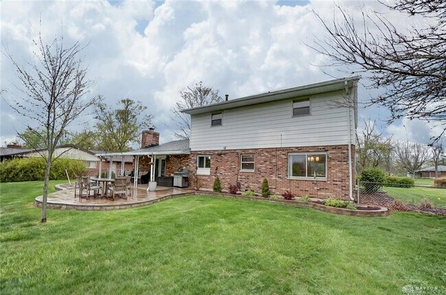 Building Photo - 2108 N Fairfield Rd