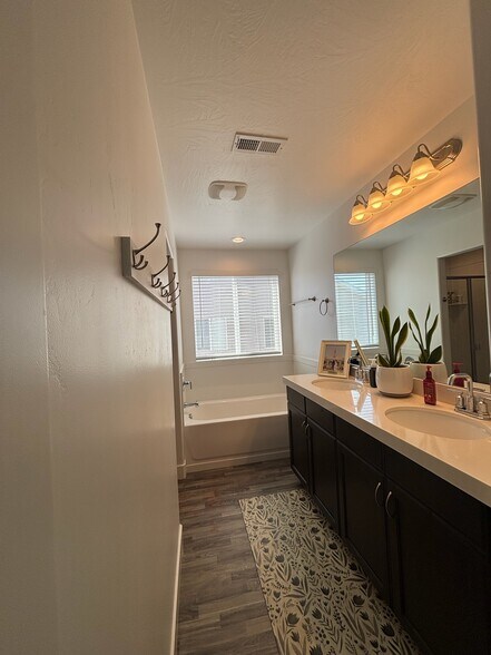 Master Bathroom - 421 E 280 N