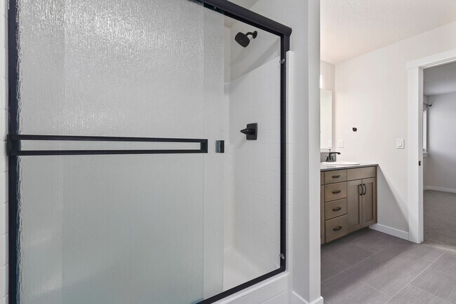 Building Photo - Beautiful 4-Bedroom Home in Meridian – Available Now | $2,400/month