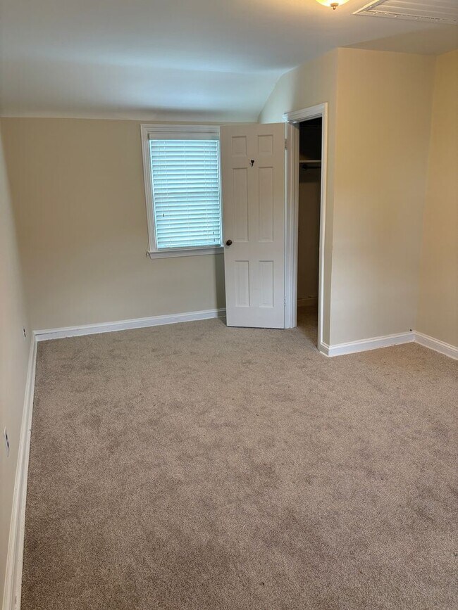 Building Photo - 3 Bed Single Family in Springfield