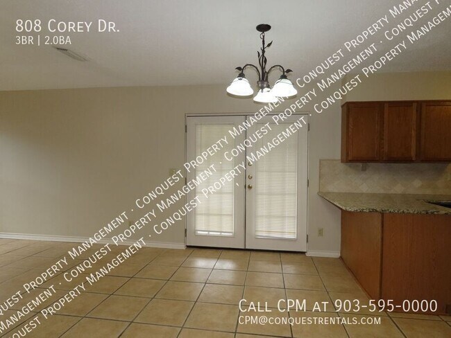 Building Photo - 808 Corey Dr