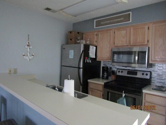 Building Photo - 4266 Pinehurst Cir