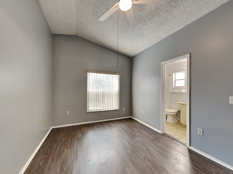 Building Photo - 1118 Vista Palma Way