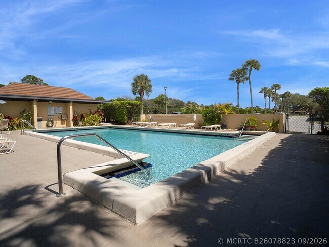 Building Photo - 5390 Woodland Lakes Dr