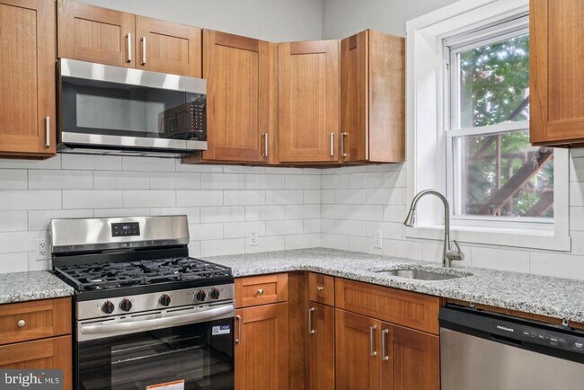 Building Photo - 4824 Sansom St