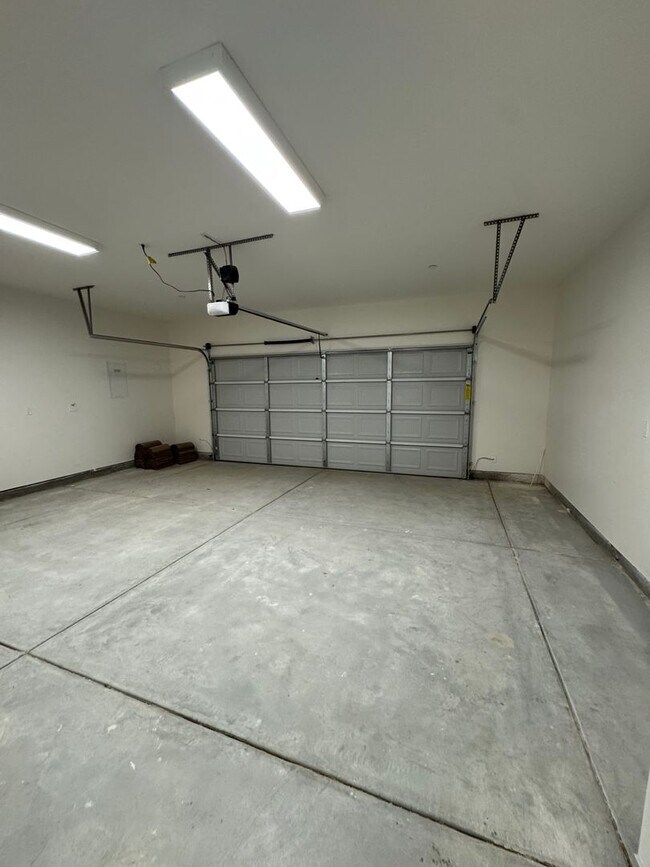 Building Photo - ***New Rental Home***