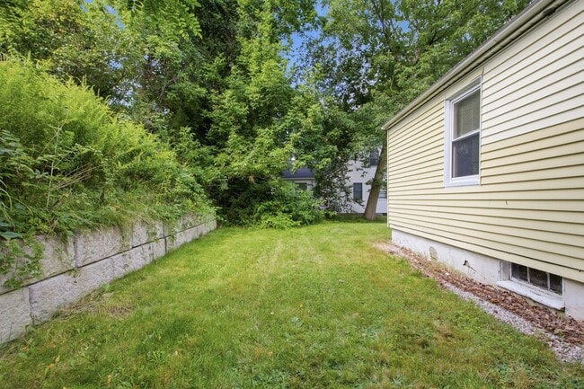 Building Photo - 19 Buffumsville Rd