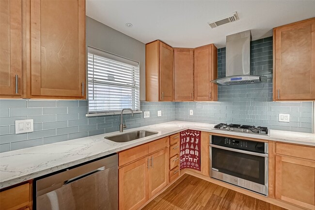 Building Photo - 9466 Coast Bridge St