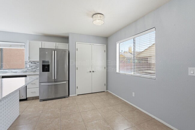 Building Photo - 10008 E Paseo San Ardo