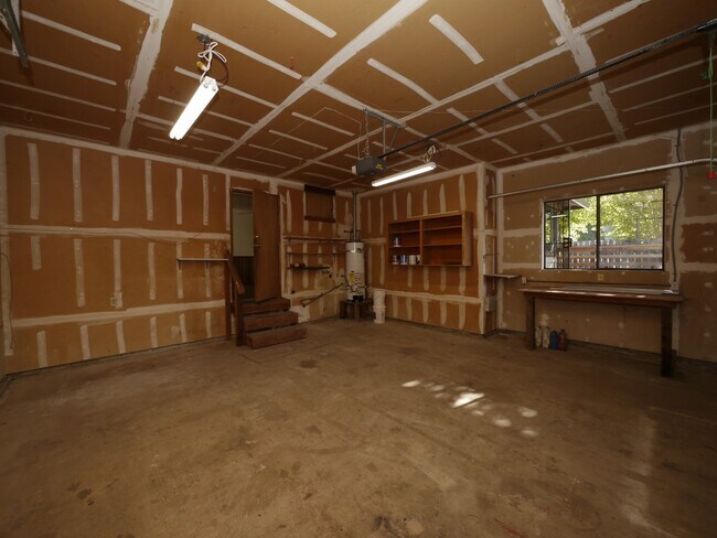 Building Photo - 24 Welch Ln