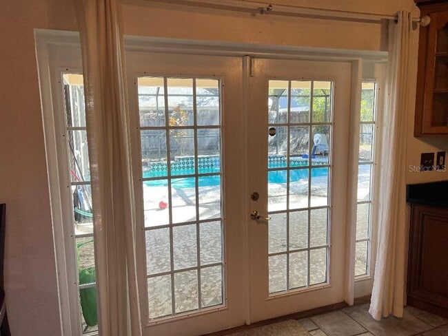 Building Photo - 200 Arbor Dr W