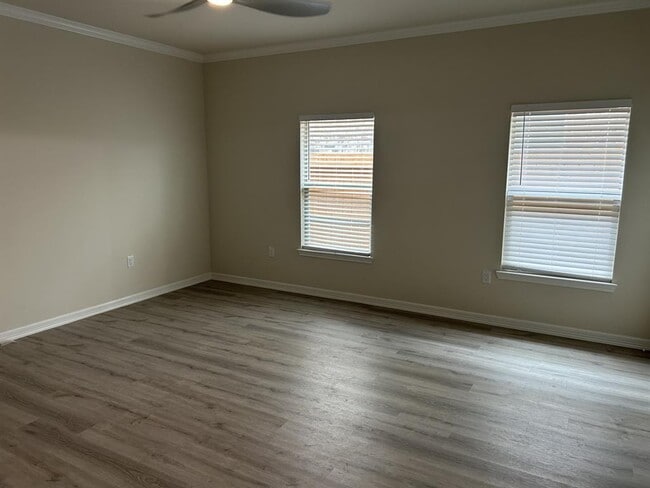 Building Photo - 9650 Champion Heavens Dr