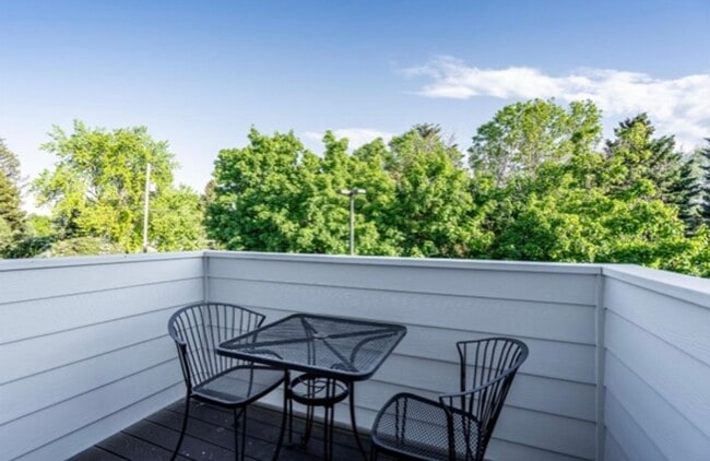 Building Photo - Spacious 3-Story at a Modern Community Featuring 3 Bedrooms 3.5 Bathrooms