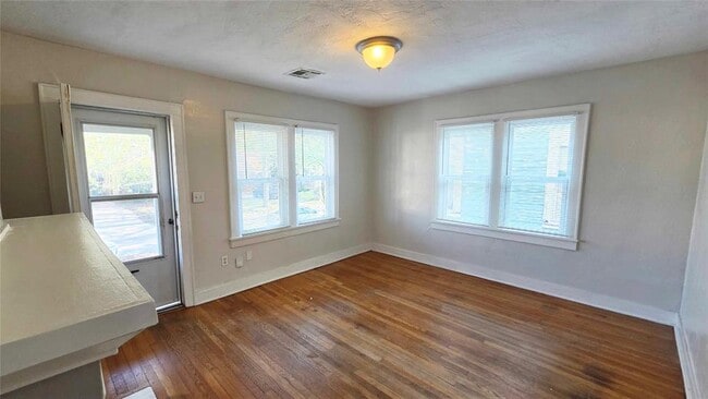 Building Photo - 2326 NW 22nd St