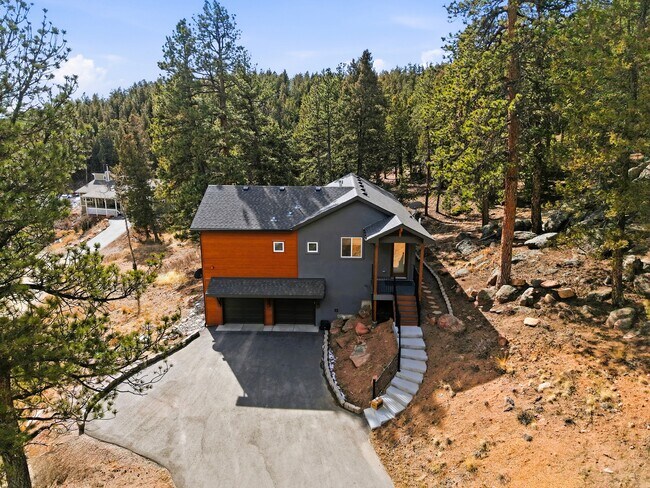 Building Photo - 191 Diamond Dr