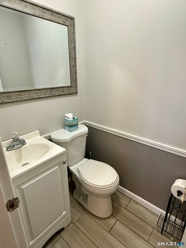 Building Photo - 527 Hilliard St